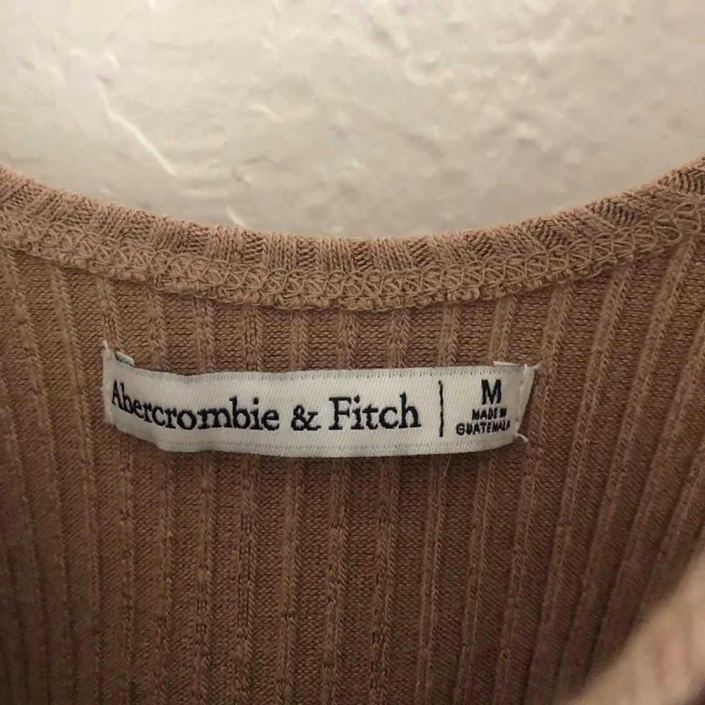 Abercrombie & Fitch Tie Knot Crop Sweater Ribbed Tank Top - Picture 2 of 5